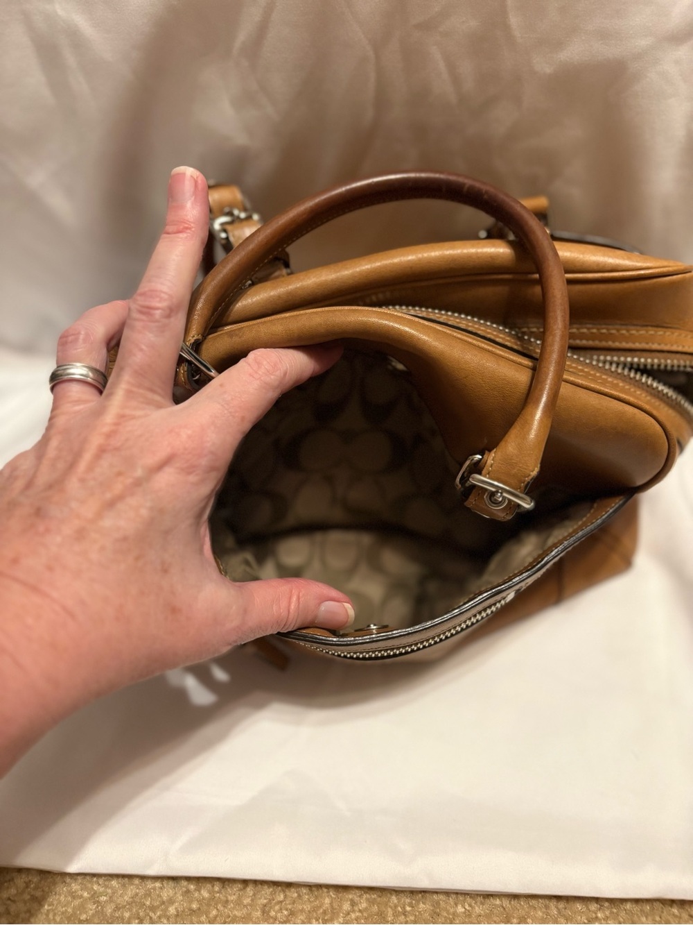 Coach brown leather 2005 Vintage Hampton Satchel Handbag - Picture 8 of 9